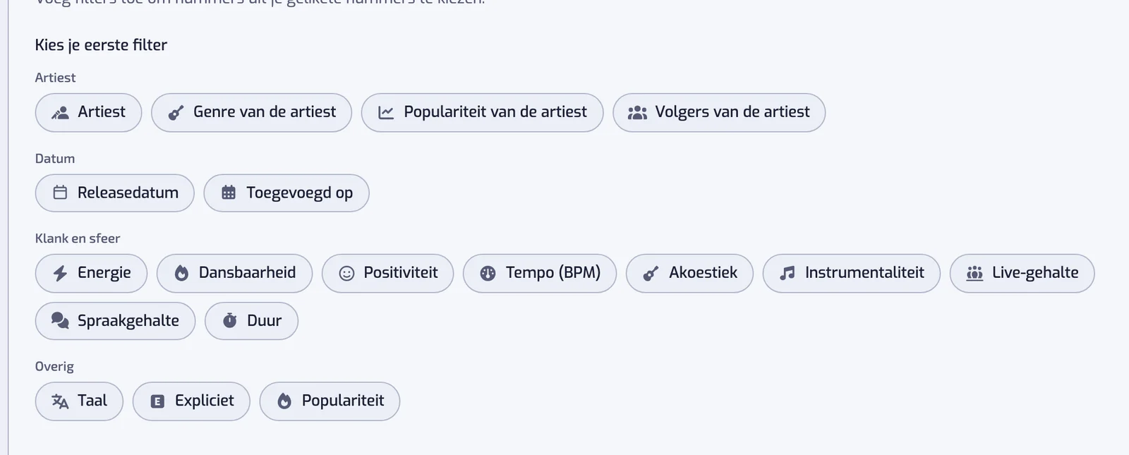 De pagina Nieuwe playlist met de filtertypes als knoppen, gegroepeerd onder Artiest, Datum, Klank en sfeer en Overig
